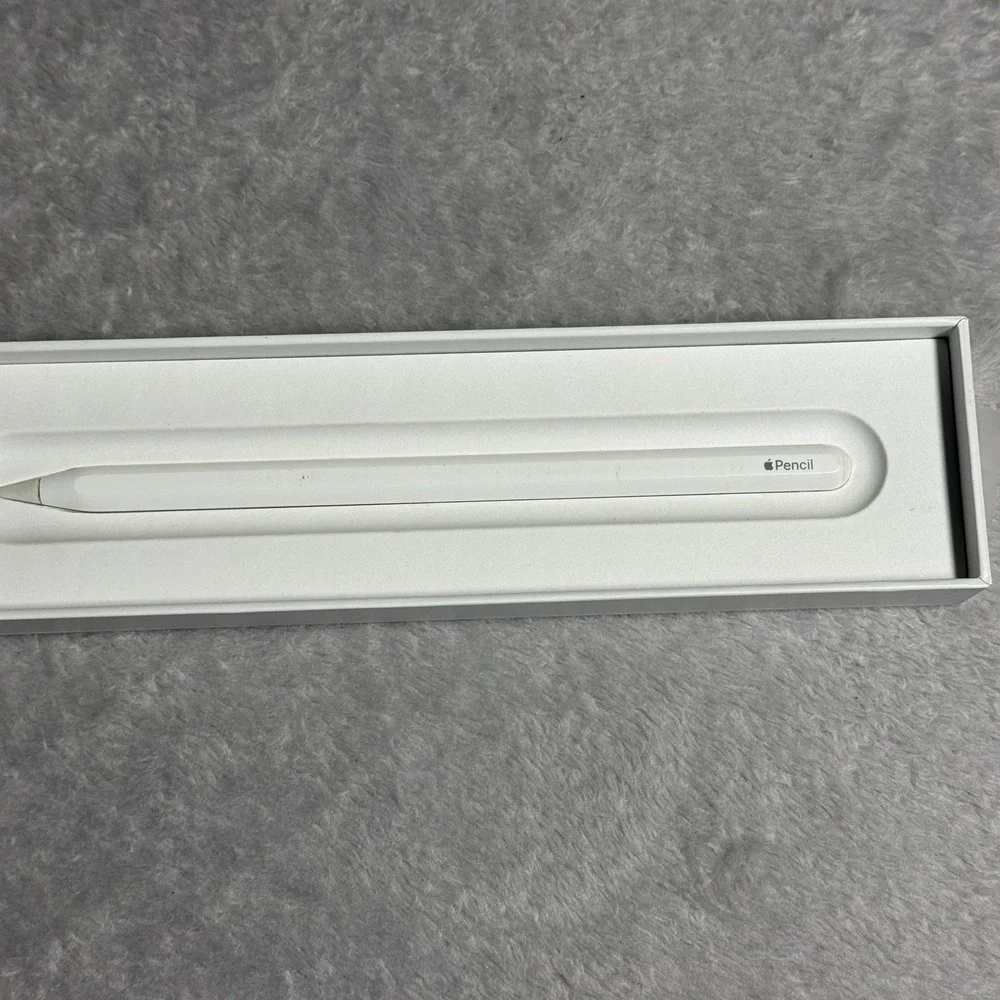 FOR PARTS ONLY (3) Apple iPads (1) Iphone S Apple Pencel & Apple Mouse